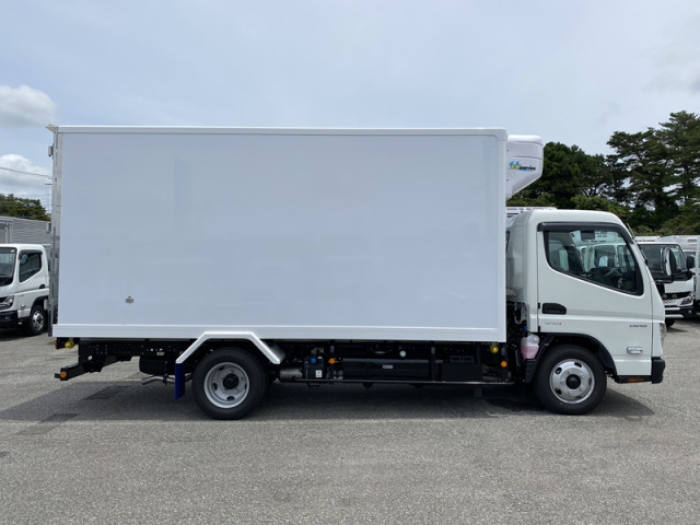 三菱ふそう キャンター 小型 冷蔵冷凍バン 2RG-FEAV0(111080) 5枚目
