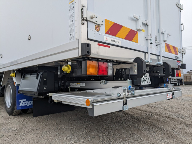 三菱ふそう ファイター 中型 冷蔵冷凍バン 2KG-FK65F(100682) 7枚目