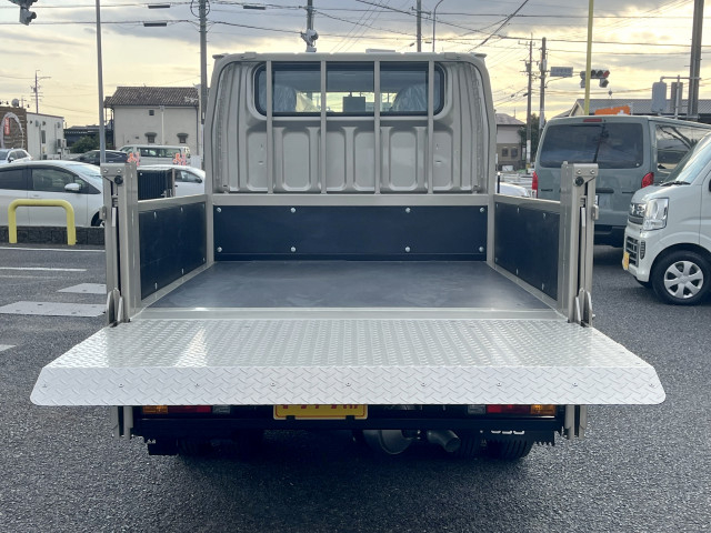 三菱ふそう キャンター 小型 Wキャブ 2RG-FBA20(100683) 6枚目