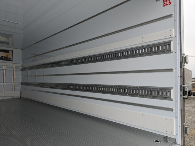 三菱ふそう ファイター 中型 冷蔵冷凍バン 2KG-FK65F(100682) 19枚目