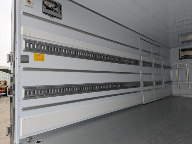 三菱ふそう ファイター 中型 冷蔵冷凍バン 2KG-FK65F(100682) 20枚目