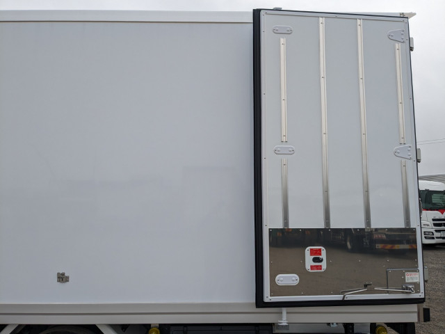 三菱ふそう ファイター 中型 冷蔵冷凍バン 2KG-FK65F(100682) 22枚目