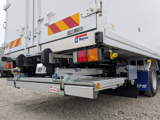 三菱ふそう ファイター 中型 冷蔵冷凍バン 2KG-FK65F(100688) 6枚目