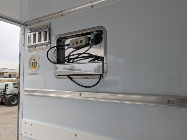 三菱ふそう ファイター 中型 冷蔵冷凍バン 2KG-FK65F(100688) 21枚目