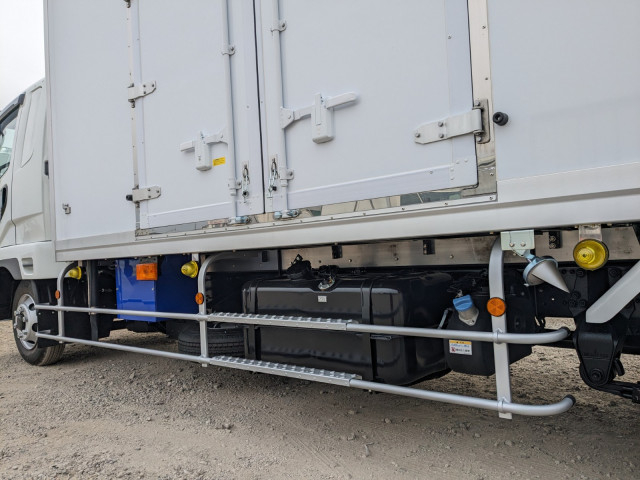 三菱ふそう ファイター 中型 冷蔵冷凍バン 2KG-FK65F(100688) 27枚目