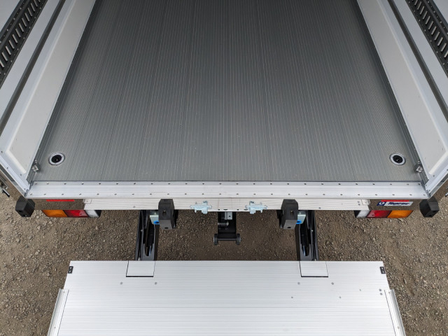 三菱ふそう ファイター 中型 冷蔵冷凍バン 2KG-FK65F(100689) 11枚目