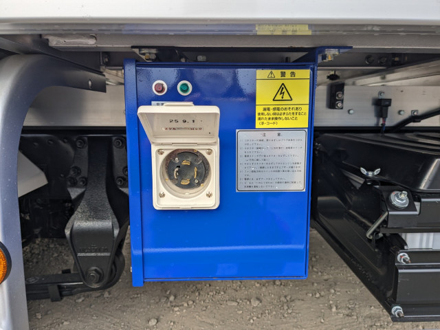三菱ふそう ファイター 中型 冷蔵冷凍バン 2KG-FK65F(100688) 35枚目