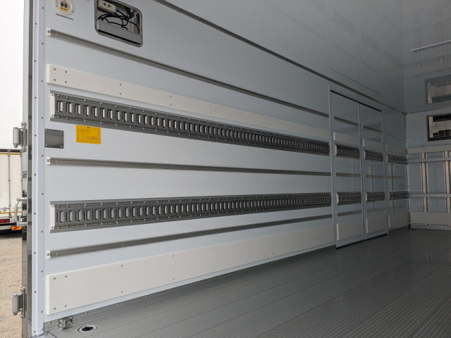 三菱ふそう ファイター 中型 冷蔵冷凍バン 2KG-FK65F(100689) 20枚目