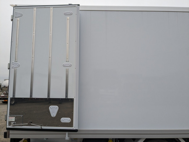 三菱ふそう ファイター 中型 冷蔵冷凍バン 2KG-FK65F(100689) 29枚目