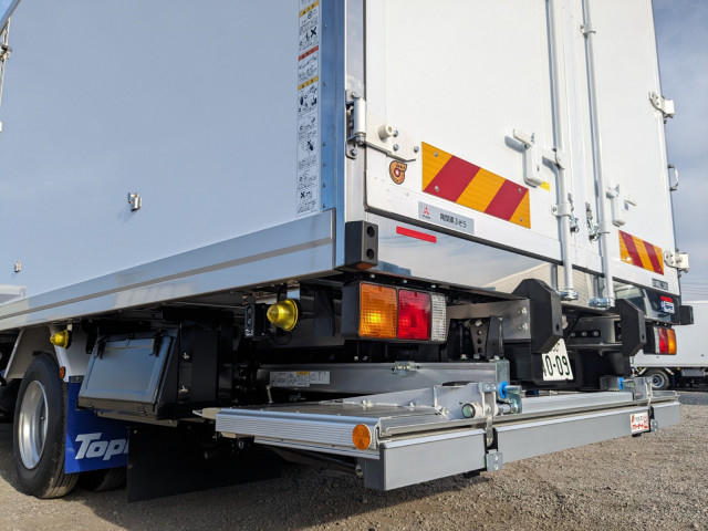 三菱ふそう ファイター 中型 冷蔵冷凍バン 2KG-FK65F(100692) 7枚目