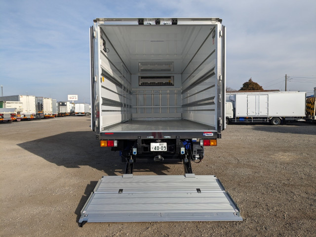 三菱ふそう ファイター 中型 冷蔵冷凍バン 2KG-FK65F(100692) 10枚目