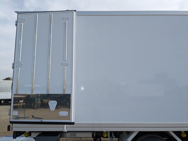三菱ふそう ファイター 中型 冷蔵冷凍バン 2KG-FK65F(100692) 30枚目