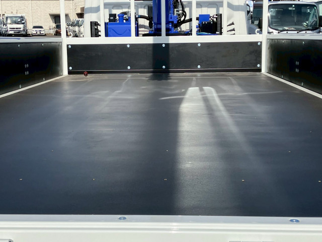 三菱ふそう キャンター 小型 平ボディ（クレーン付） 2PG-FEB80(100740) 13枚目