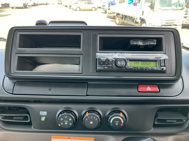 三菱ふそう キャンター 小型 平ボディ（クレーン付） 2PG-FEB80(100740) 35枚目