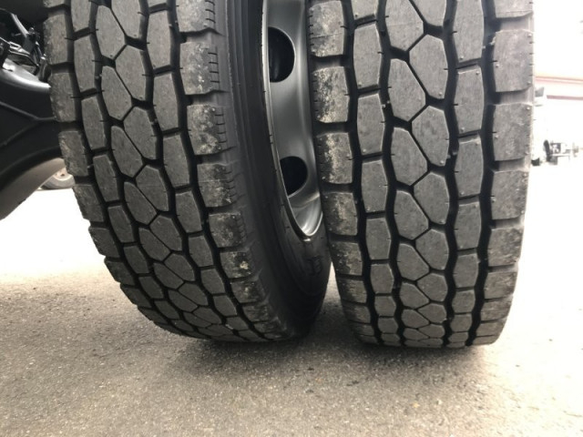 いすゞ フォワード 中型 コンテナ専用車 2RG-FRR90S4(100744) 27枚目