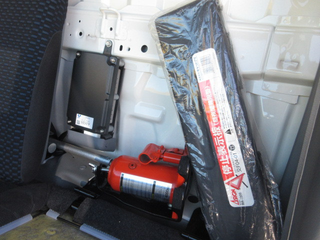 日野 デュトロ 小型 バン 2RG-XZC605M(113822) 26枚目
