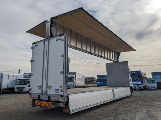 いすゞ ギガ 大型 ウィング 2PG-CYJ77D(100750) 35枚目