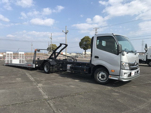 トヨタ ダイナ 小型 キャリアカー 2KG-XZU722(100761) 3枚目