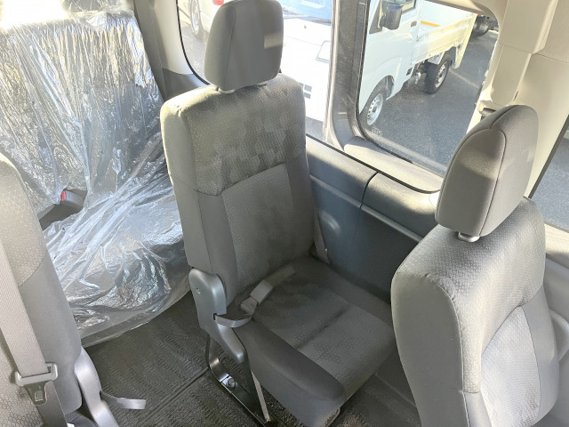 日産自動車 キャラバン 小型 バス 3BF-DS4E26(100760) 11枚目