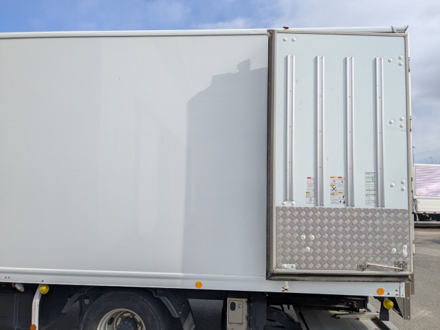 日野 レンジャー 中型 冷蔵冷凍バン 2KG-FD2ABG(100764) 10枚目