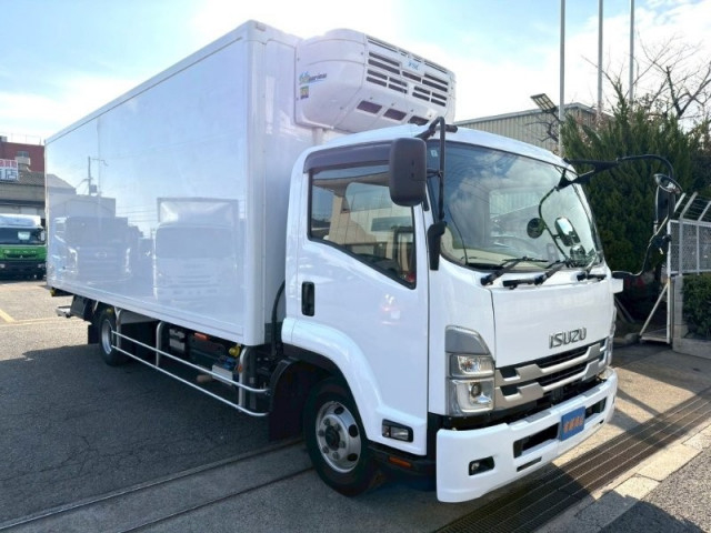いすゞ フォワード 中型 冷蔵冷凍バン 2PG-FRR90T2(100767) 2枚目