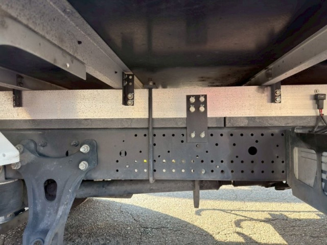 いすゞ フォワード 中型 冷蔵冷凍バン 2PG-FRR90T2(100767) 14枚目