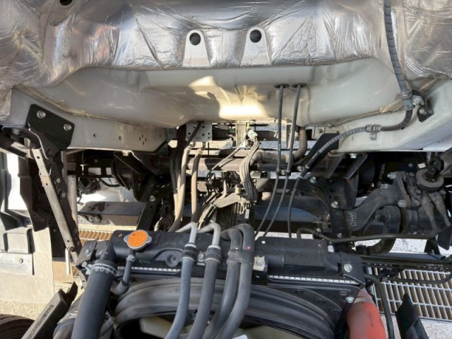 いすゞ フォワード 中型 冷蔵冷凍バン 2PG-FRR90T2(100767) 20枚目