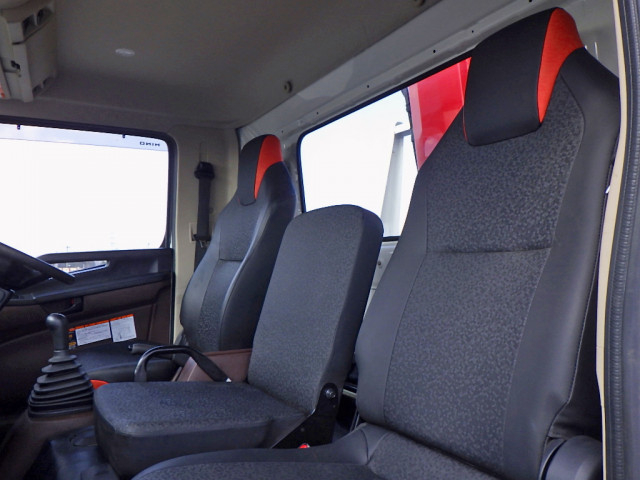 日野 レンジャー 中型 平ボディ（クレーン付） 2KG-FC2ABA(100771) 13枚目