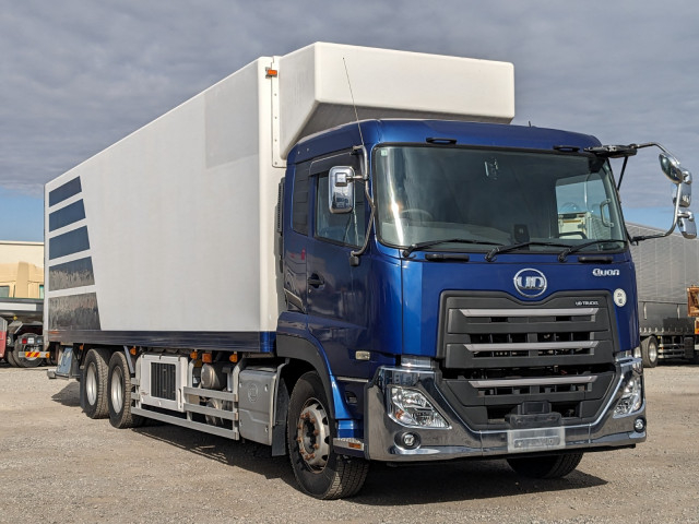 UDトラックス（日産） クオン 大型 冷蔵冷凍バン 2PG-CD5CE(100772) 3枚目