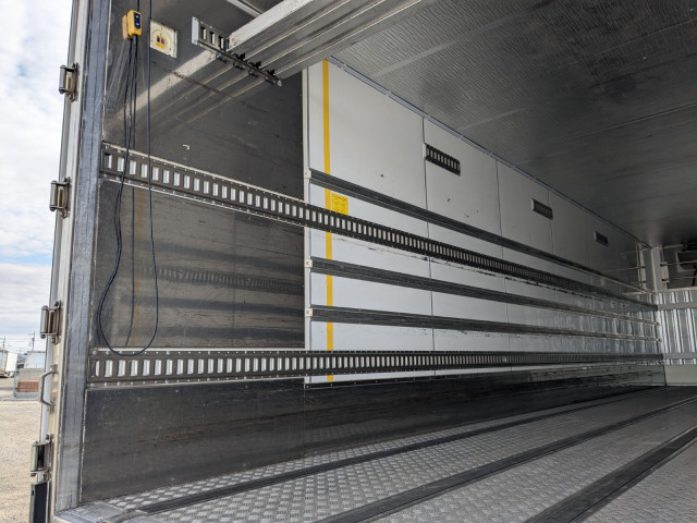 UDトラックス（日産） クオン 大型 冷蔵冷凍バン 2PG-CD5CE(100772) 22枚目