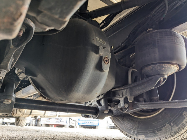 UDトラックス（日産） クオン 大型 冷蔵冷凍バン 2PG-CD5CE(100772) 26枚目