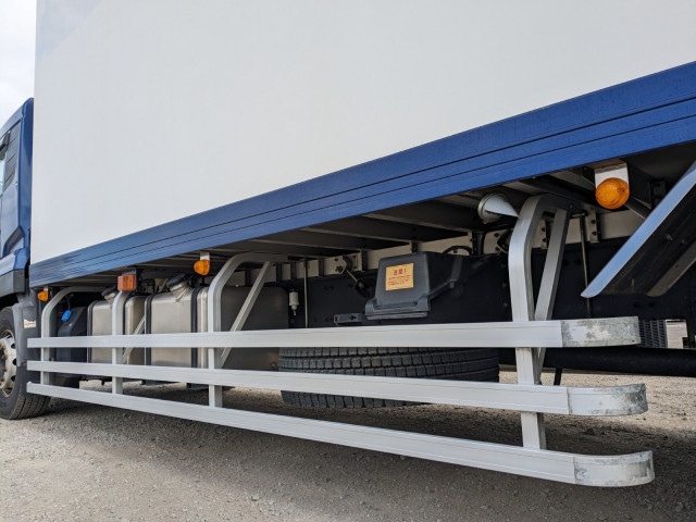 UDトラックス（日産） クオン 大型 冷蔵冷凍バン 2PG-CD5CE(100772) 29枚目
