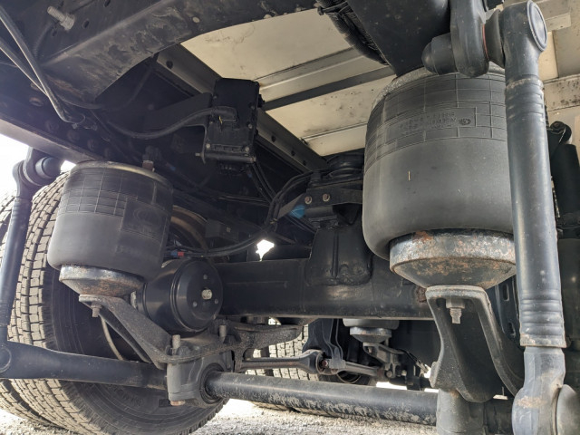 UDトラックス（日産） クオン 大型 冷蔵冷凍バン 2PG-CD5CE(100772) 32枚目