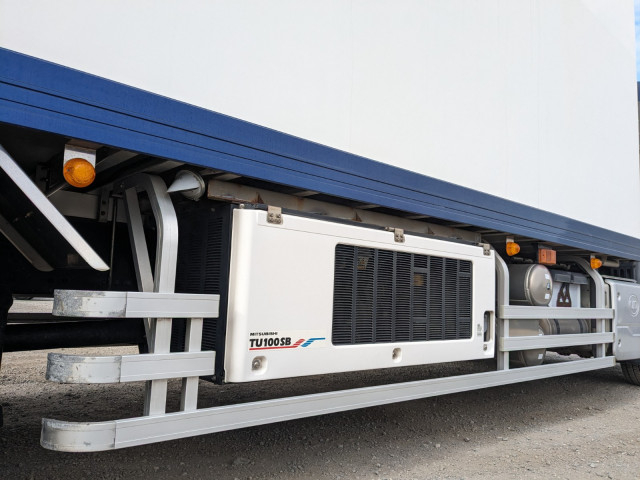 UDトラックス（日産） クオン 大型 冷蔵冷凍バン 2PG-CD5CE(100772) 33枚目