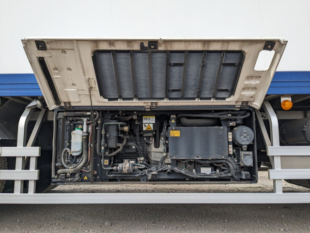 UDトラックス（日産） クオン 大型 冷蔵冷凍バン 2PG-CD5CE(100772) 34枚目