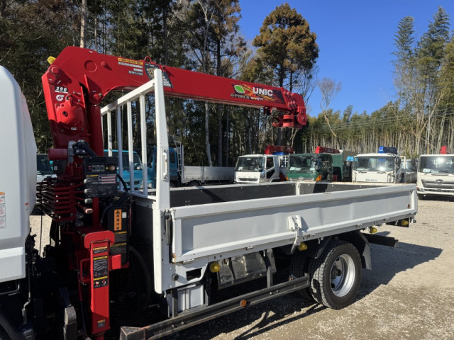 三菱ふそう キャンター 小型 平ボディ（クレーン付） 2PG-FEB80(100774) 7枚目