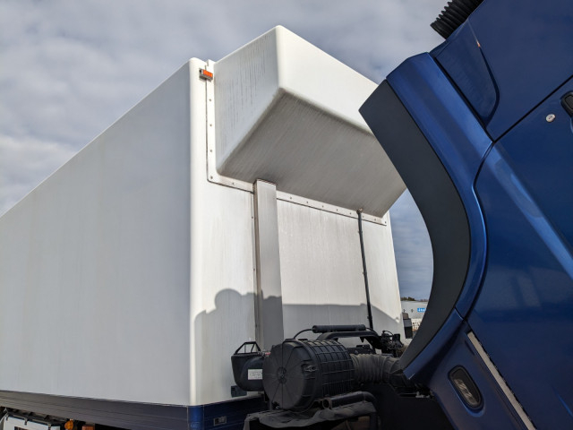 UDトラックス（日産） クオン 大型 冷蔵冷凍バン 2PG-CD5CE(100772) 50枚目