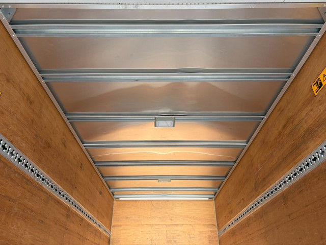 いすゞ エルフ 小型 バン 2RG-NPR88AN(100777) 16枚目