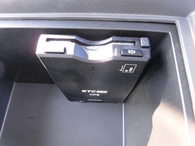 いすゞ エルフ 小型 平ボディ（クレーン付） 2RG-NMR88R(100776) 35枚目