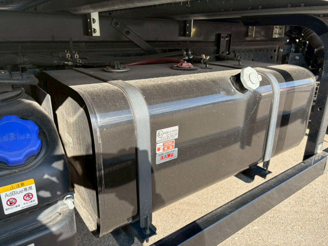 いすゞ エルフ 小型 バン 2RG-NPR88AN(100777) 32枚目