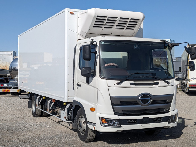 日野 レンジャー 中型 冷蔵冷凍バン 2KG-FC2ABA(100778) 2枚目