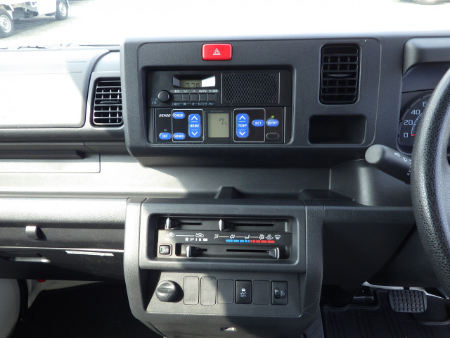 ダイハツ ハイゼット 軽 冷蔵冷凍バン 3BD-S500P(100781) 9枚目