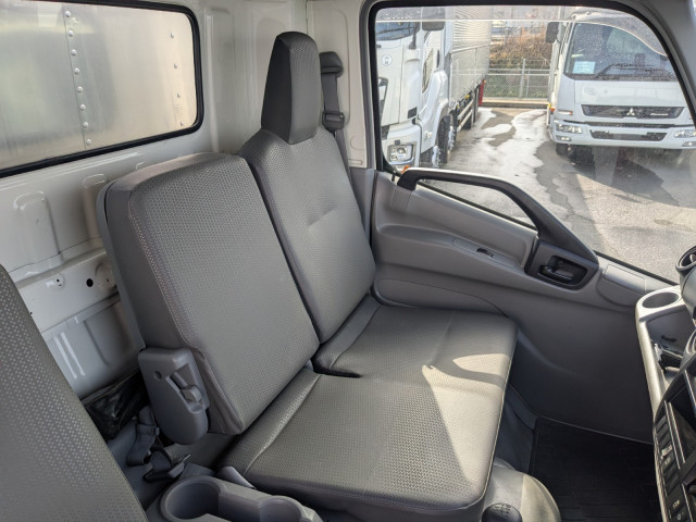 日野 デュトロ 小型 バン 2RG-XZU710M(100782) 30枚目