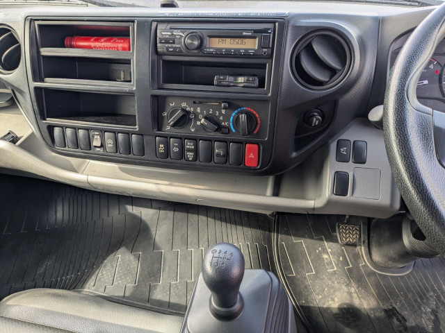 日野 デュトロ 小型 バン 2RG-XZU710M(100782) 31枚目