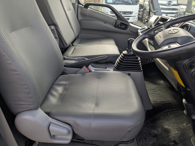 日野 デュトロ 小型 バン 2RG-XZU710M(100782) 33枚目