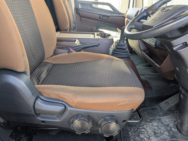 日野 レンジャー 中型 冷蔵冷凍バン 2KG-FD2ABG(100786) 39枚目