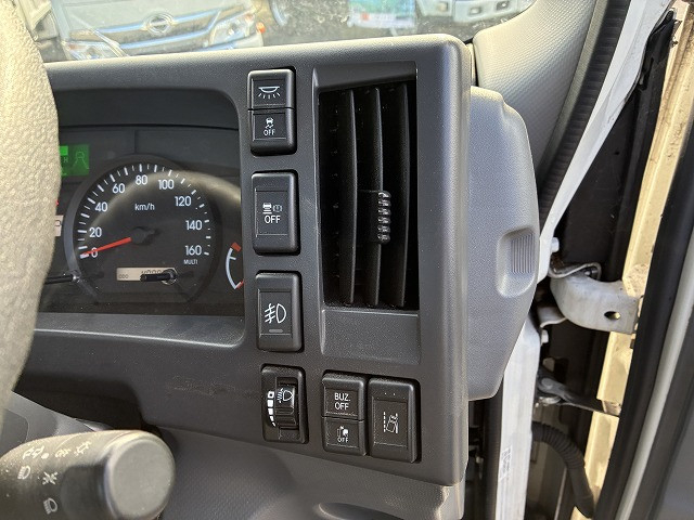 Isuzu elf Small Flat body 2RG-NPR88AR(100801) 35枚目
