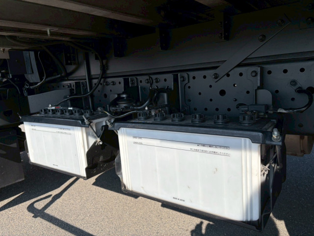 いすゞ エルフ 小型 バン 2RG-NPR88N(100802) 20枚目