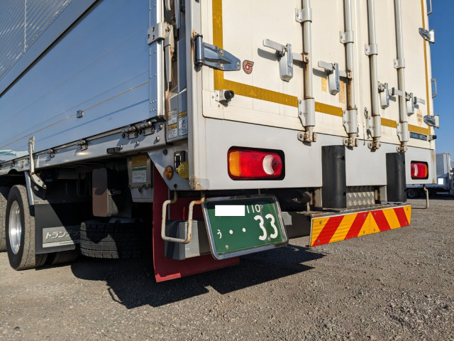 UDトラックス（日産） クオン 大型 ウィング 2PG-CG5CA(100809) 6枚目