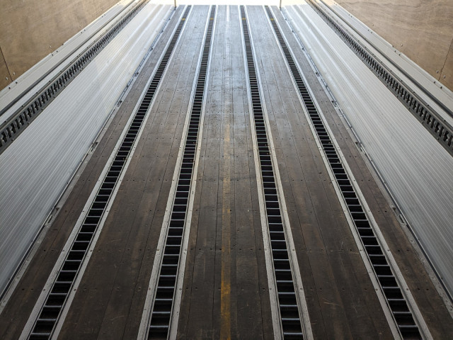 UDトラックス（日産） クオン 大型 ウィング 2PG-CG5CA(100809) 15枚目